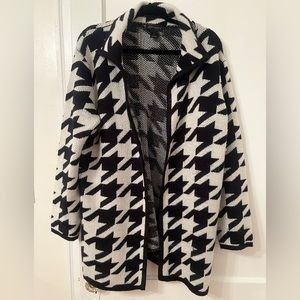 Houndstooth Sweater- Black & White, Size Large- Oversized Fit